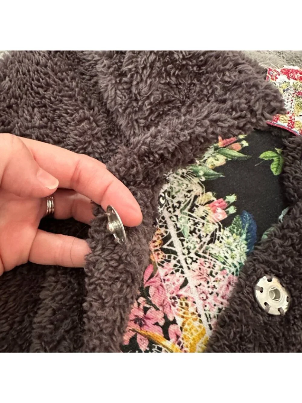 Johnny Was Gray Fuzzy Vest Snap Buttons Womens XS Reversible Floral